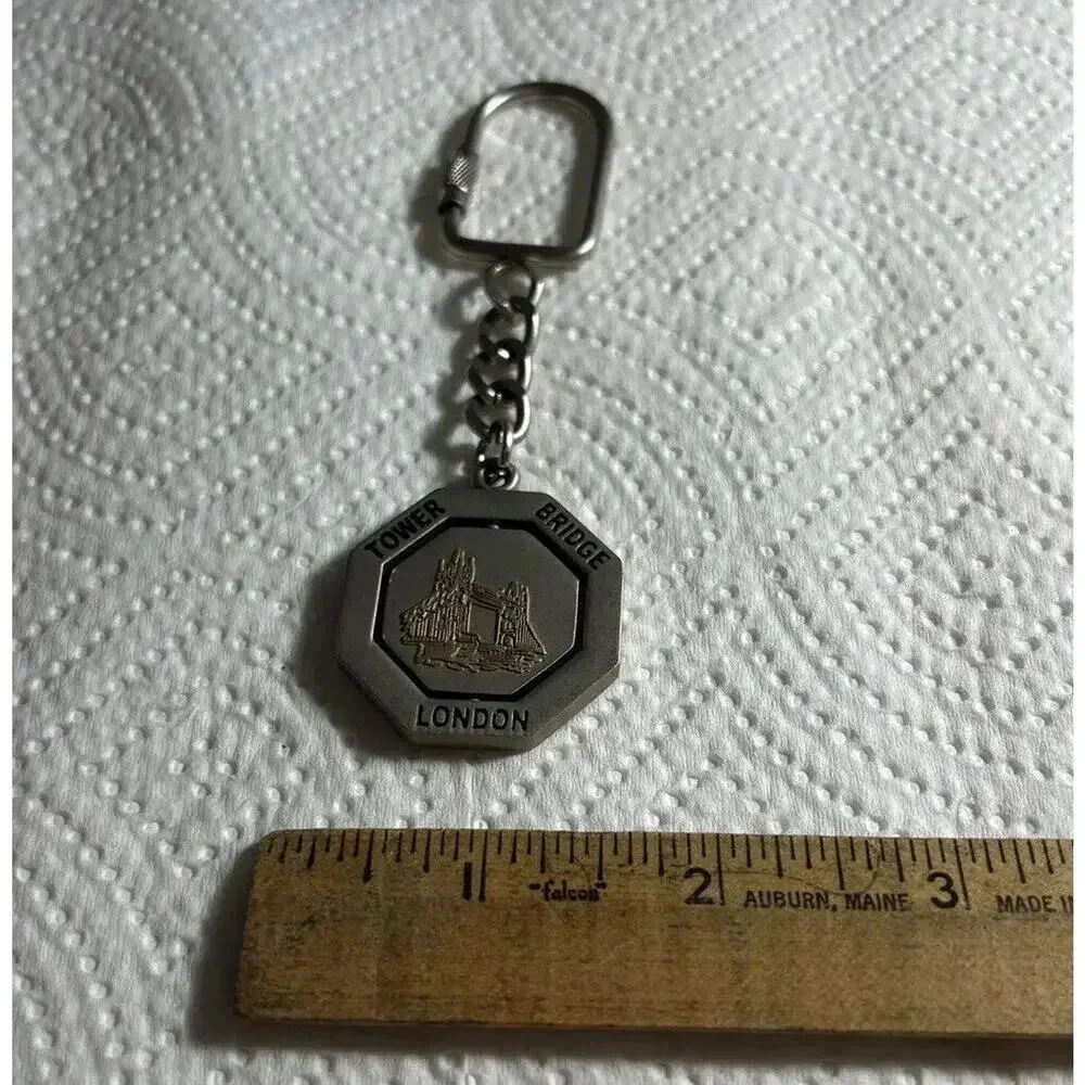 London Spinner Keychain England Souvenir City Sights Spinning Center Keyring
